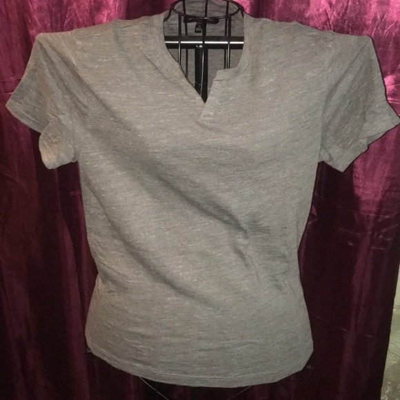 Banana Republic men’s small V neck shirt